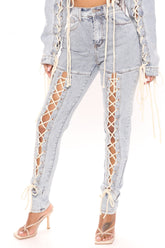 Can't Keep Up Skinny Jeans - Light Blue Wash Ins Street